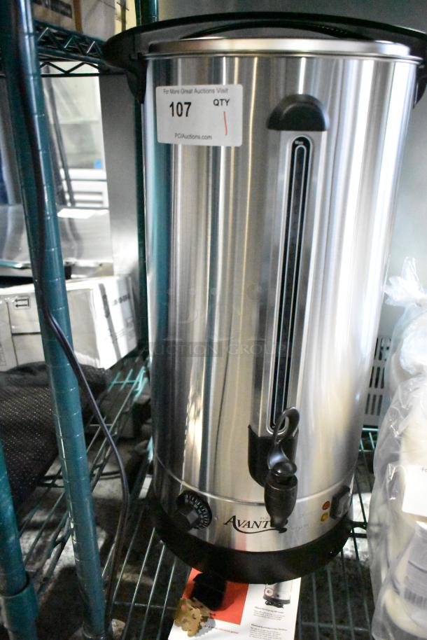 Brand new Avantco 177WB29L water boiler, 7.6 gallon capacity, 120V, with visible scratch and dent. Includes tap and temperature dial.