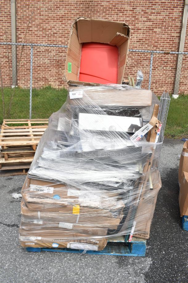 Pallet with 31 new scratch-and-dent items, including Metro SW40K3 Wall Track, Duraloc Tool Holder, WST1806Y Storage Cart.