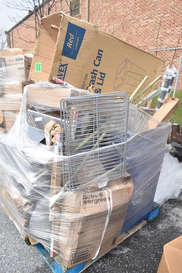 Bulk lot of 31 new scratch and dent items, includes Metro SW40K3 SmartWall, Duraloc tool holder, WST1806Y cart, wrapped on pallet.