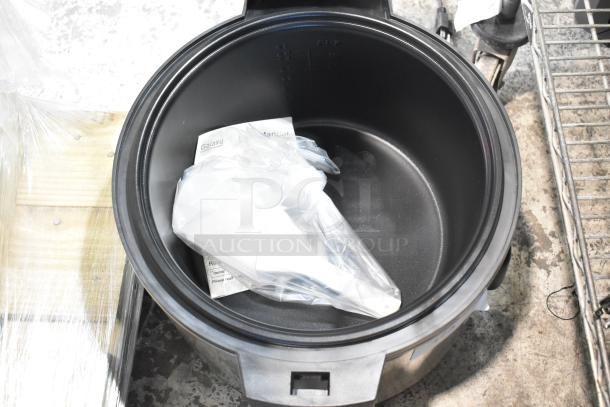 Brand new Galaxy 177RCSG60 countertop rice cooker, 60 cup capacity, scratch and dent, 120V, includes accessories.