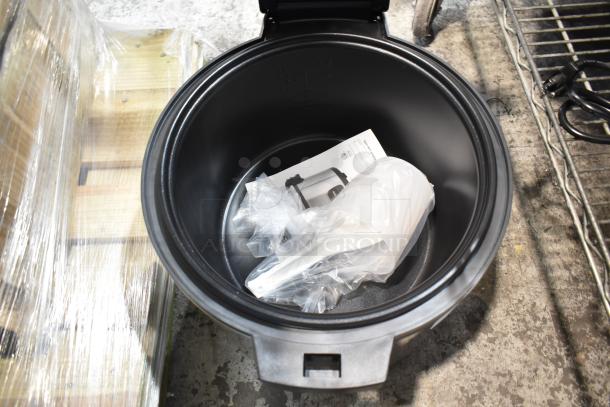 BRAND NEW Galaxy 177RCSG60 2024 Rice Cooker/Warmer, scratch and dent, 60/30 cup capacity, includes manual and accessories.