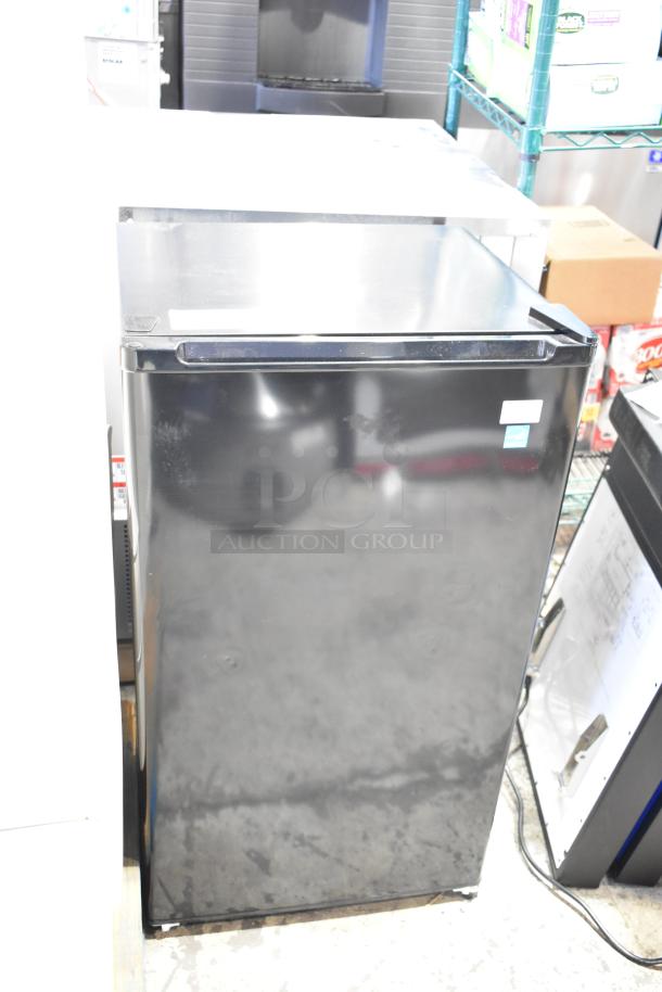 Avanti RM3316B Mini Cooler, 115 Volts, 1 Phase, black finish, fair condition, visible surface marks.