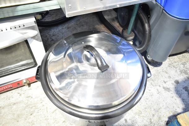 Avantco 177RCB124 rice cooker/warmer, 124 cup capacity, stainless steel, new condition, minor scratches, 240V, 1 Phase.