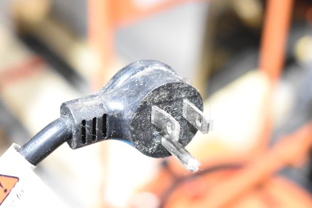 Crane 5800-4 vending machine plug, 115 volts, 1 phase. Features a bill acceptor for commercial bottled drinks.