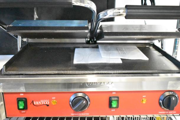 Avantco 177PG400S commercial dual panini grill, smooth plates, 19 5/8"x9 1/8" cooking surface, new with scratch and dent.