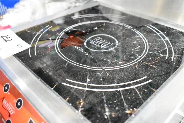 Avantco IC35SU induction range with cracked glass top, 208-240V, 1 phase, stainless steel, brand new scratch and dent.