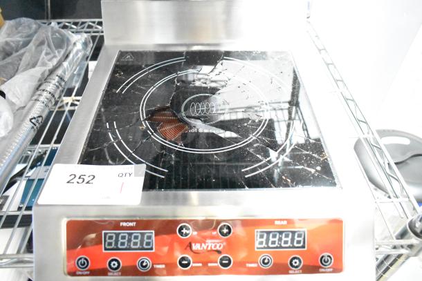 Avantco IC35SU Stainless Steel Double Induction Range; broken glasstop visible; 208-240V, 1 Phase; new scratch and dent.