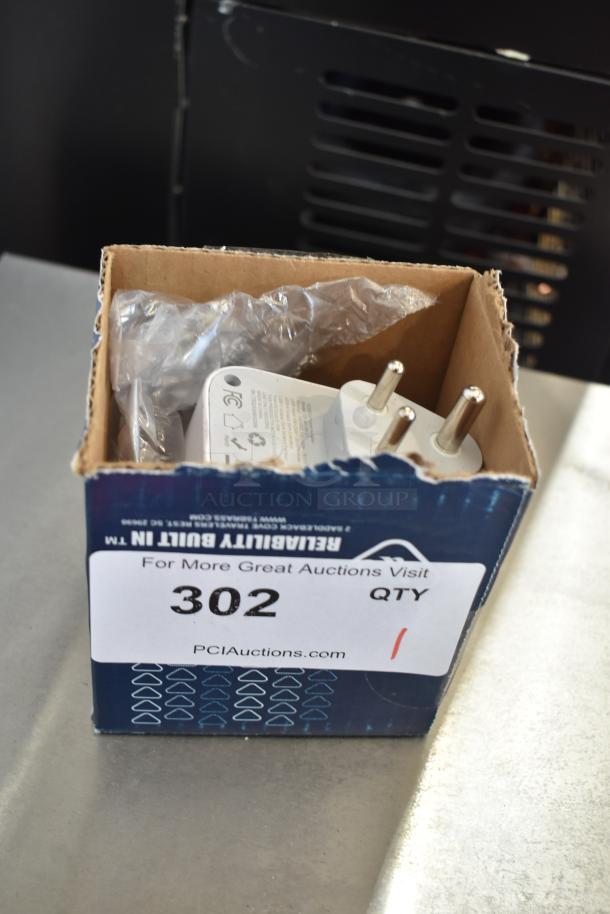 BRAND NEW SCRATCH AND DENT! 51000AA T&S 00AA 1/2" NPT Female Eccentric Coupling Inlet in box, marked lot 302.