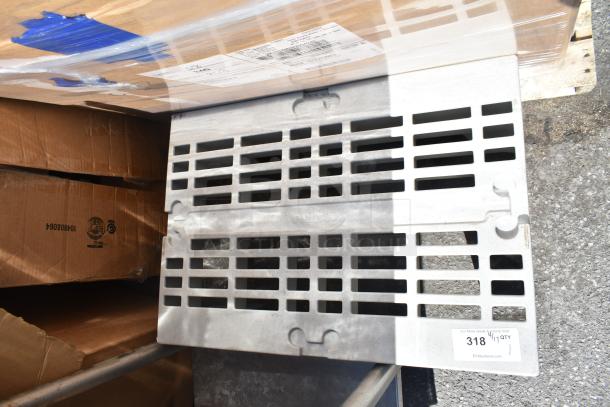 Gray Poly Dunnage Rack, sturdy plastic construction, grid pattern for ventilation. Appears in good condition. Lot tag visible.