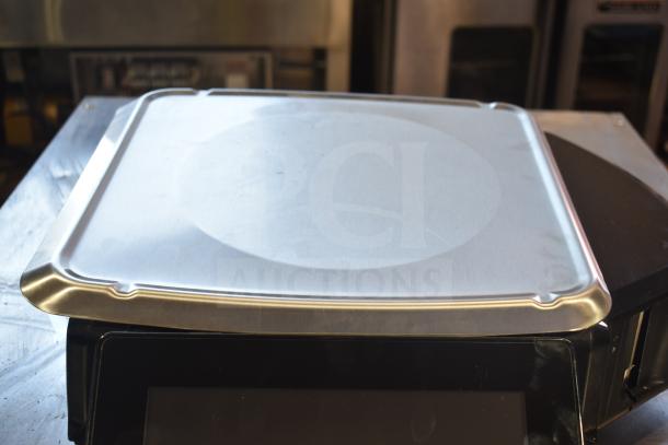 2017 Hobart HTi-7LH26 commercial food scale, stainless platform. Tested and working. 120/208-240V, 1 phase.