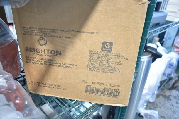 Cardboard box labeled "Brighton Professional Unscented Foam Handwash" with product details in English and French.