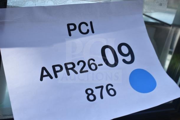 Avantco 193CAC48B Horizontal Grab N Go Merchandiser with top display case, 115V, 1 Phase. Note broken glass.