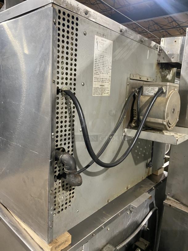 Southbend Marathoner Gold Series commercial stainless steel single stack convection oven, with wired rack and visible wiring.