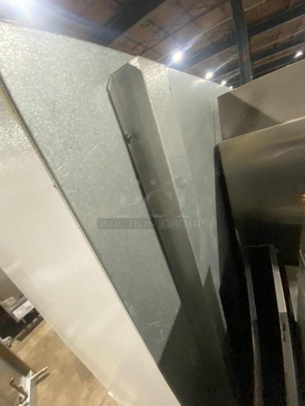 Master Bilt BMD-74 commercial display fridge, 12 shelves, 3 glass doors, white, model SN: 166269 NCC01, 115V 1 PH.