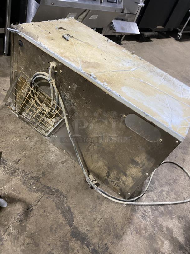 Multiplex SC340-04 stainless steel water chiller. Used condition. Model SC340-04, SN: 1101093101, 230V 1 phase. Cables attached.