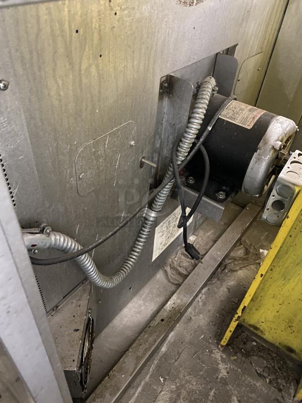 Blodgett commercial stainless steel electric convection oven, single stack, with thermostatic control and wired oven rack.