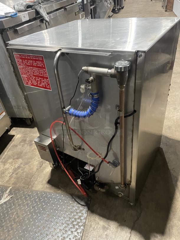 Jackson Avengerht stainless steel under-counter dishwasher, includes dish rack, 208/230V, SN: 13F282915, excellent condition.