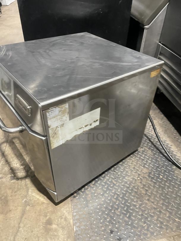 MerryChef Eikon E4 stainless steel rapid cook oven, electric, 208/240V, 2 phase, with EasyTouch touchscreen, used condition.