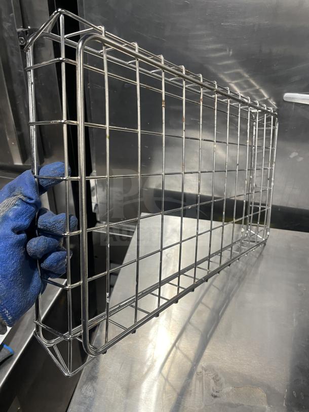 Chrome-plated full-size bagel/pastry wire rack, commercial use, excellent condition, grid design, durable construction.