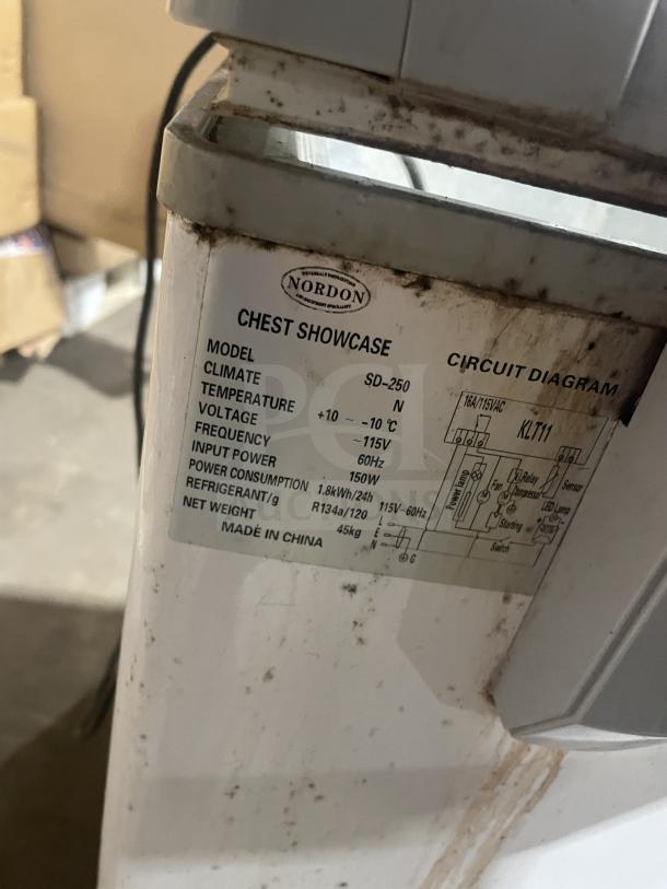 Nordon SDS-250 ice cream dipping cabinet, visible label, 115V, 60Hz, uses R134a refrigerant, minor wear.