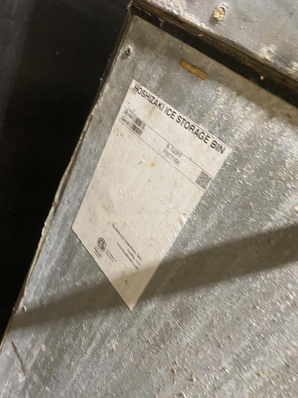 Hoshizaki KM-901MAH commercial ice maker, stainless steel, electric, Model: KM-901MAH, SN: G04810D, 208-230V, 1 Phase.