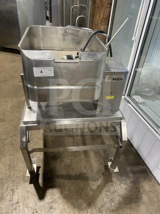 Groen TD/FPC stainless steel tilting skillet, natural gas powered, 208V, on casters, excellent condition. Serial: 2306CDF.