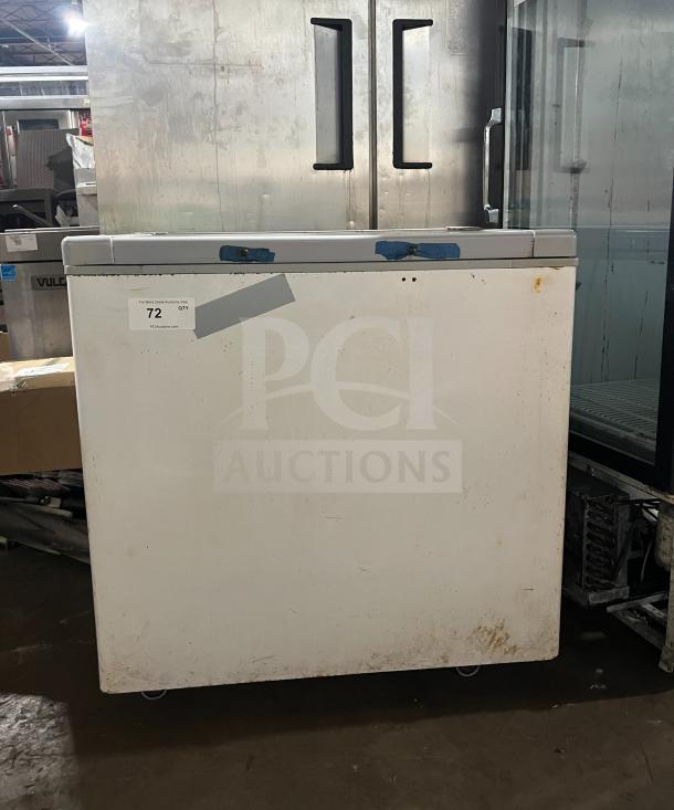 Nordon SDS-250 ice cream dipping cabinet/chest freezer, 115V, 60HZ, used condition with visible wear, auction tag 72.