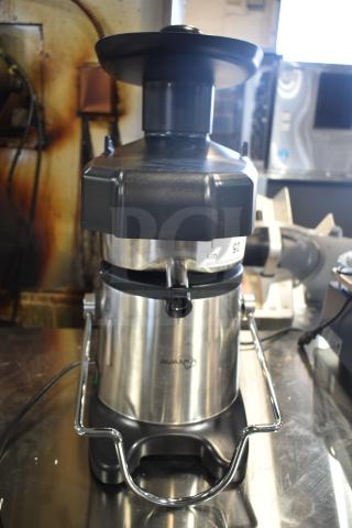Brand new AvaMix 928JE700 Juice Extractor, 2025 model. Stainless steel, continuous feed with pulp ejection. 120 Volts, 1 Phase.