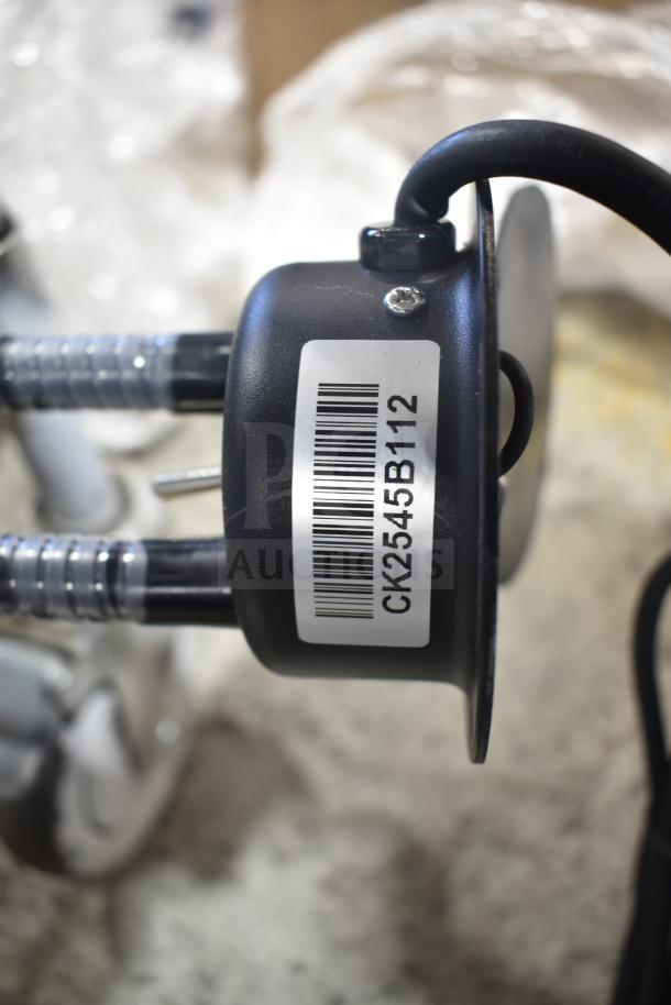 Brand new Avantco Flexible Double Head Warming Lamp with visible barcode CK2545B112, minor scratches and dents.