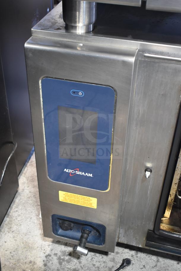 Alto Shaam CTP7-20G commercial gas combi oven, stainless steel, touchscreen, visible label and controls, good condition.