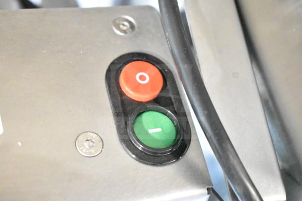 AvaMix 92850TB 5 Gallon Blender control panel showing red and green power buttons. Heavy-duty, 110 Volts, 1 Phase.