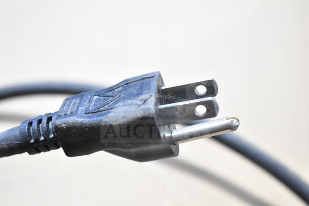 Image shows a close-up of a power plug for the Bunn VPR Commercial Coffee Machine, 120 volts, 1 phase.