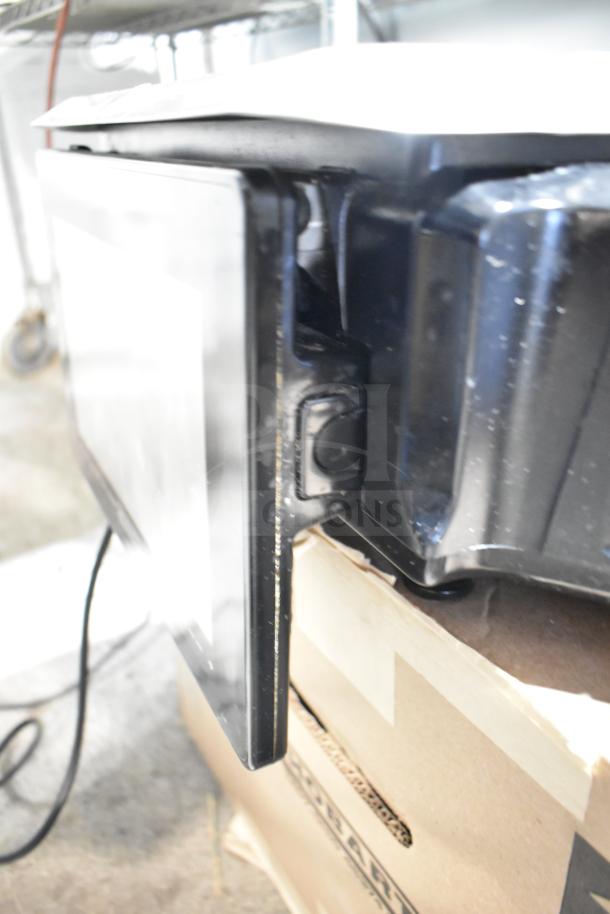 2017 Hobart HTi-7LH26 commercial food portioning scale, black, tested and working. Model HTi-7LH26, 120/208-240V, 1 phase.