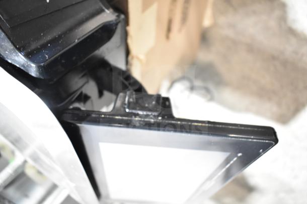 2017 Hobart HTi-7LH26 commercial food portioning scale, black, tested and working, 120/208-240V, 1 phase.