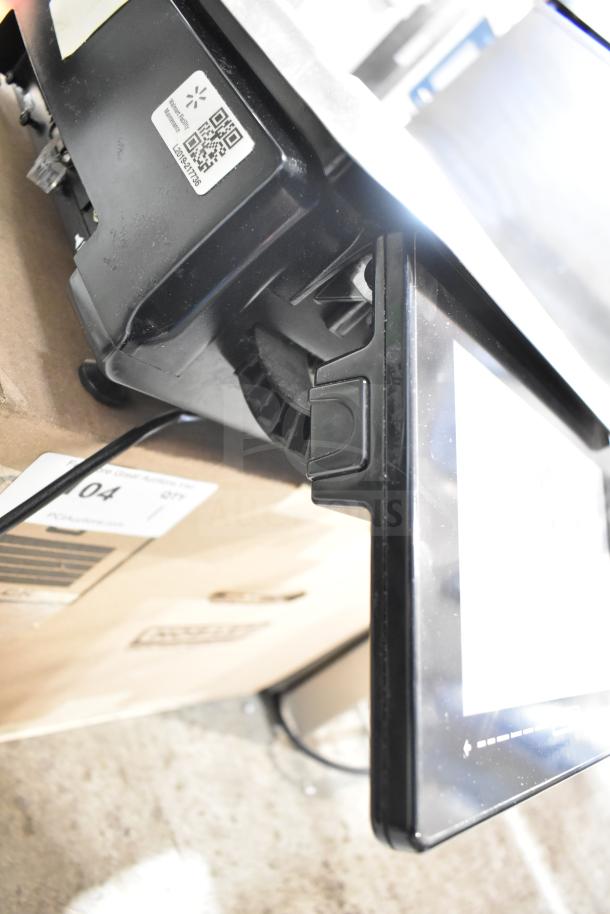 2017 Hobart HTi-7LH26 commercial scale, tested, working; features digital display, countertop design, 120/208-240V, 1 phase.