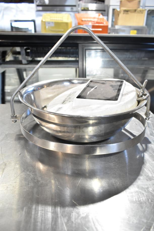 Detecto SCS30 Produce Scale, stainless steel bowl, durable construction, ideal for commercial use, includes hanging hardware.