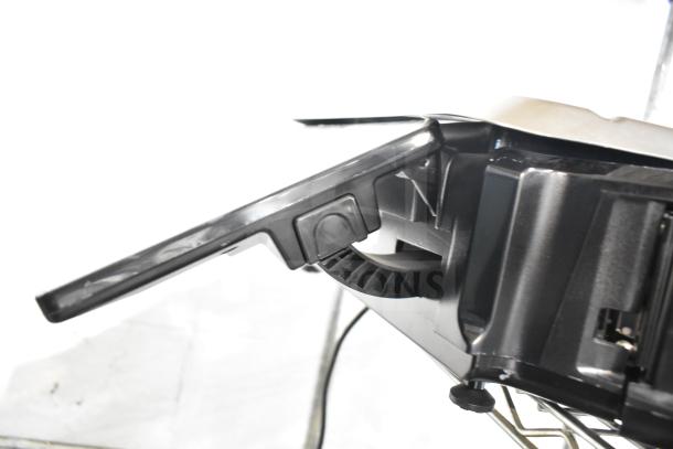 2018 Hobart HTi-LH26 commercial food portioning scale, black housing, 120/208-240V, tested working, excellent condition.