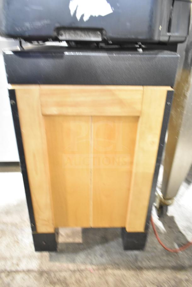 2023 Hobart HTi-SSLSC commercial food portioning scale on stand. Tested, working, supports 120/208-240 Volts, 1 Phase.