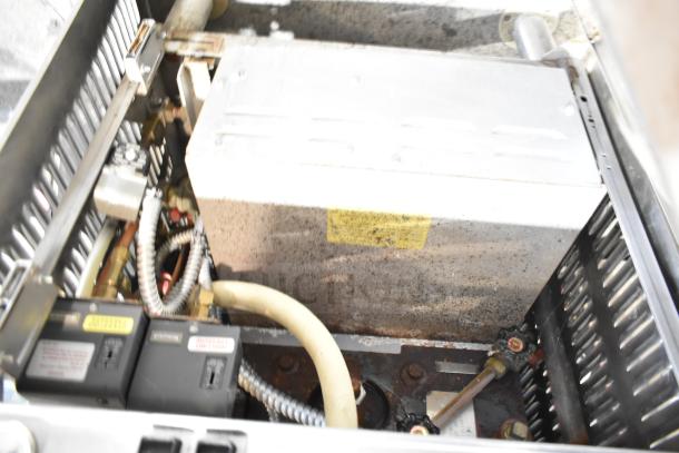 Cleveland 24EMK624 Commercial 6 Gallon Electric Steam Jacketed Kettle, 208V, 3 Phase. Slight rust on generator base.