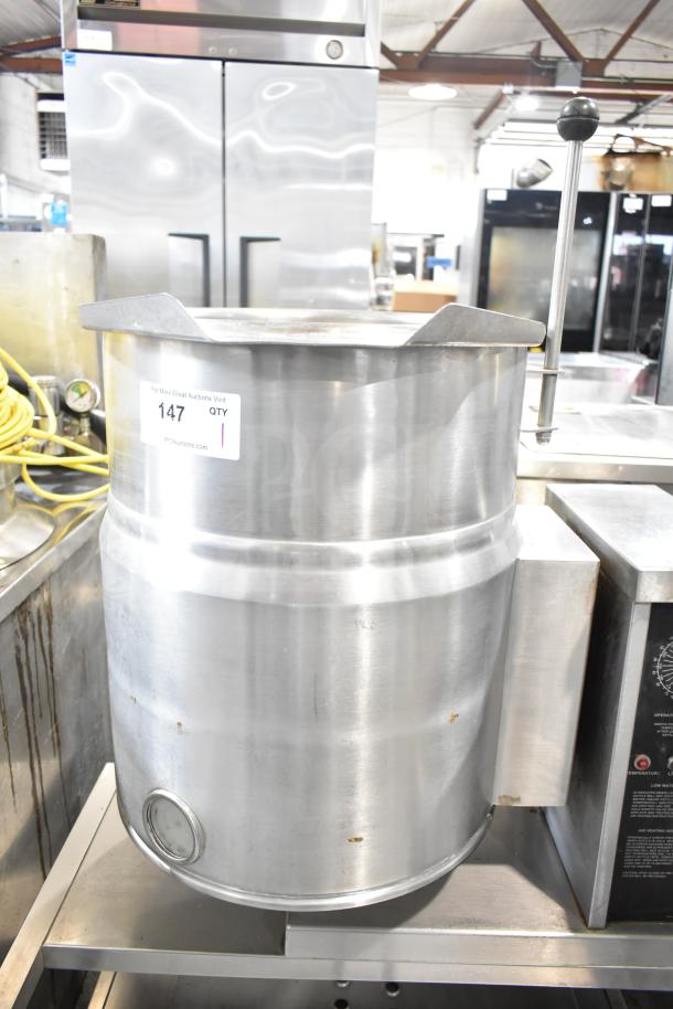 Crown Steam EC-10TW tilting kettle, 10-gallon capacity, electric, solid-state thermostat, stainless steel, used condition.