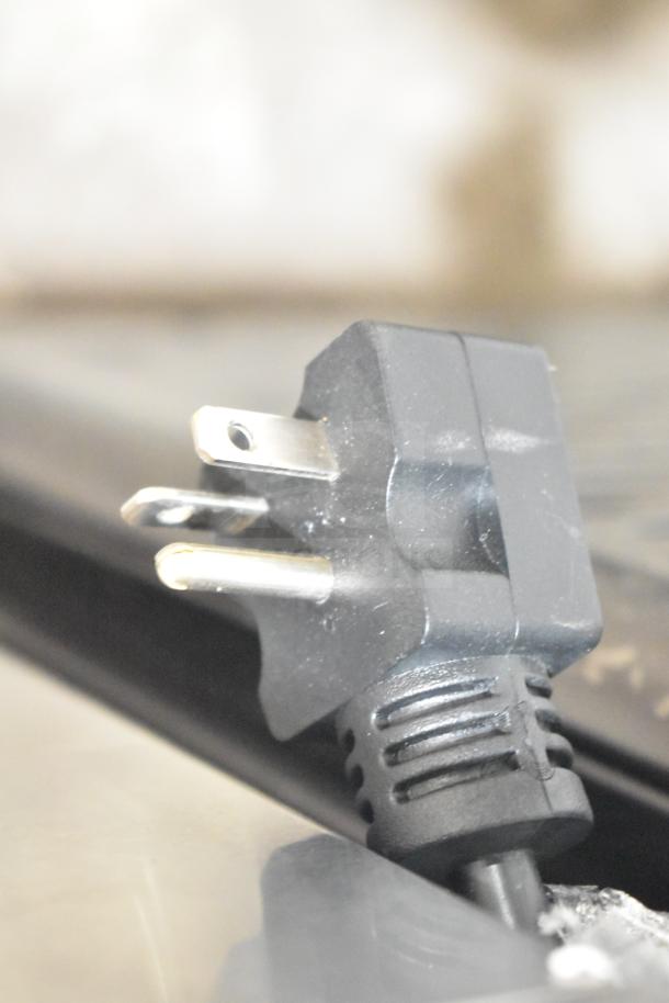 Brand new Avantco 177CHSME32IM 32" electric cheese melter plug, 208/240V, scratch and dent condition.