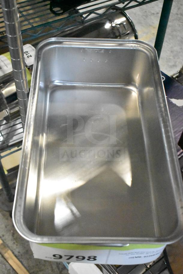 BRAND NEW Vollrath 68367 Wear-Ever aluminum roasting pan, 17.25 qt, 20"x11 1/8"x5 1/2", with handles, visible scratch and dent.