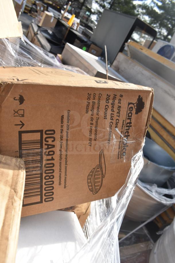 Cardboard box labeled "EarthChoice 8 oz RPET Hinged Lid Container, 200 Count." Box shows handling wear. 