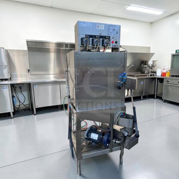 Pristine ADS AF-ES Energy Star pass-thru dishwasher, two-door, single rack, low-temp, fully tested, operational.