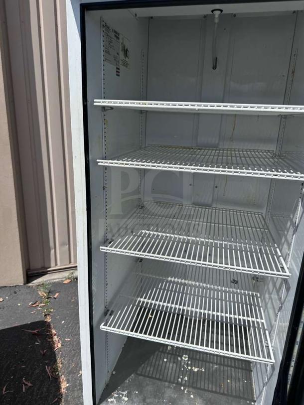 True GDM-23-HC 27" Commercial Glass Door Merchandiser, single section, black, LED lighting, 115V, fully operational, excellent condition.