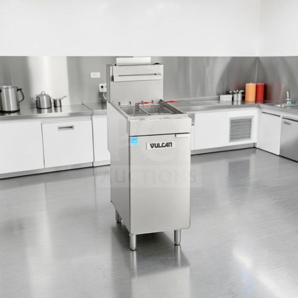 Vulcan 1VEG35M Commercial Gas Fryer, 40 lb capacity, natural gas, elite condition, floor model, fully tested.