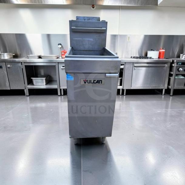 Elite condition Vulcan 1VEG35M commercial gas fryer, 40 lb capacity, floor model, natural gas, fully tested, operational.