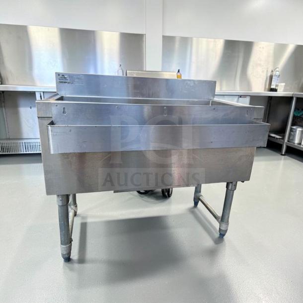 Advance Tabco SLI-12-36-7 underbar ice bin, stainless steel, 36", 7 circuit cold plate, superior condition, commercial use.
