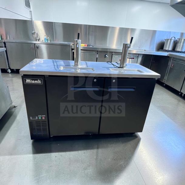 Outstanding condition Migali C-DD60-2-HC beer dispenser, 60" 2-door kegerator, commercial draft cooler, fully tested.