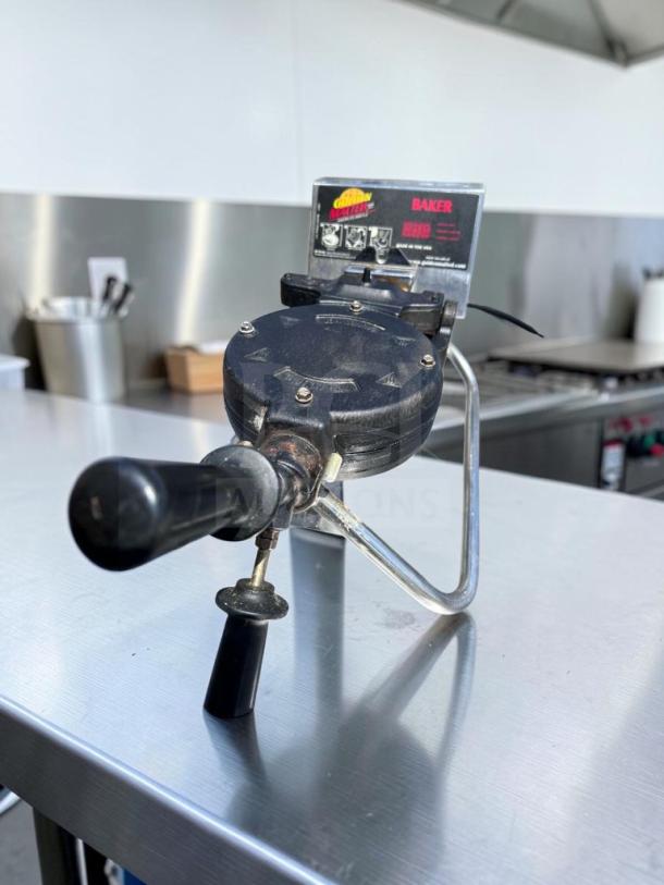 Golden Malted RT-P commercial waffle maker, cast iron plates, built-in timer, 120V, USA made, outstanding condition, model GLD-M-WAF-0895.